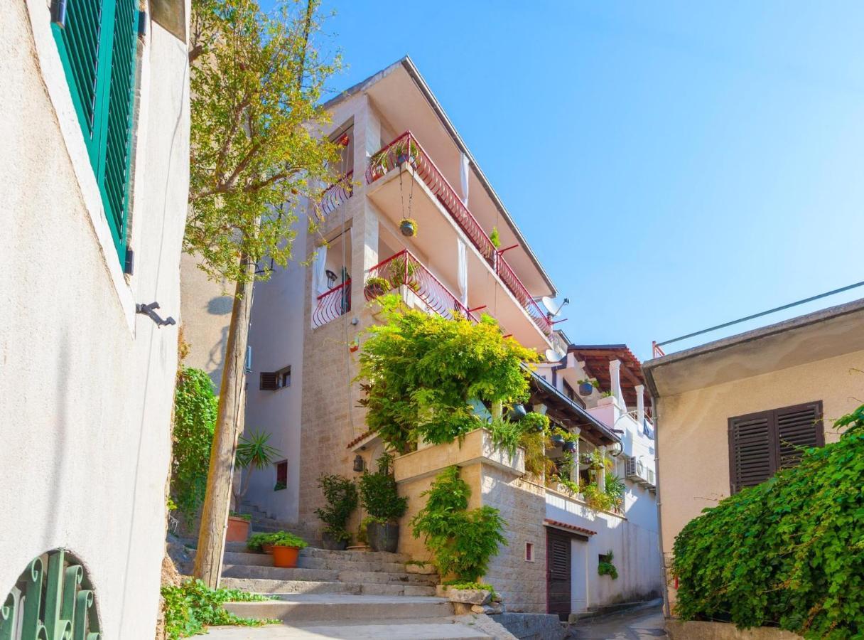 11063c * Makarska